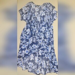 Torrid Women's Kimono Size 1/2 Blue Floral Dolman sleeve Lightweight